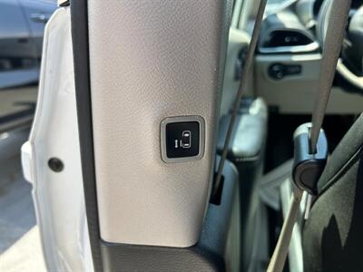 2018 Chrysler Pacifica Limited   - Photo 77 - Riverside, CA 92508