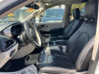 2018 Chrysler Pacifica Limited   - Photo 76 - Riverside, CA 92508