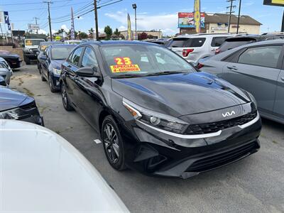 2023 Kia Forte LXS   - Photo 4 - Riverside, CA 92508