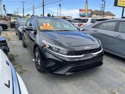 2023 Kia Forte LXS   - Photo 2 - Riverside, CA 92508