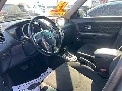 2013 Kia Soul +   - Photo 8 - Riverside, CA 92508