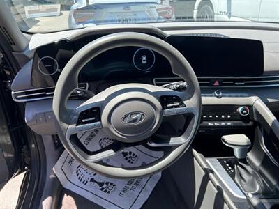 2024 Hyundai ELANTRA SEL   - Photo 11 - Riverside, CA 92508