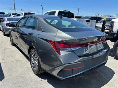 2024 Hyundai ELANTRA SEL   - Photo 3 - Riverside, CA 92508
