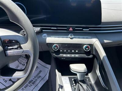 2024 Hyundai ELANTRA SEL   - Photo 38 - Riverside, CA 92508