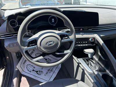 2024 Hyundai ELANTRA SEL   - Photo 24 - Riverside, CA 92508