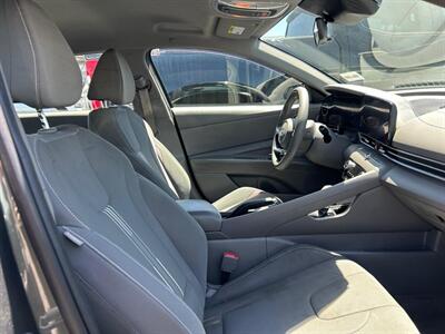 2024 Hyundai ELANTRA SEL   - Photo 13 - Riverside, CA 92508