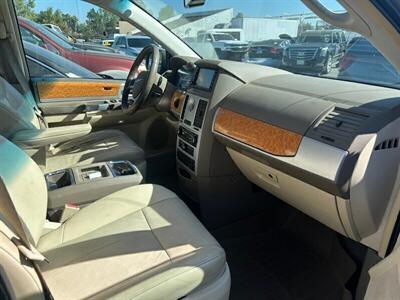 2008 Chrysler Town & Country Limited - Photo 56 - Riverside, CA 92508