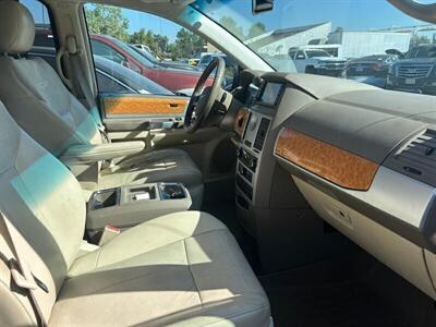 2008 Chrysler Town & Country Limited - Photo 55 - Riverside, CA 92508