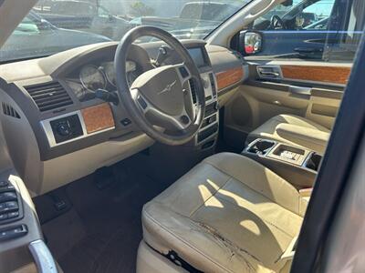 2008 Chrysler Town & Country Limited   - Photo 8 - Riverside, CA 92508