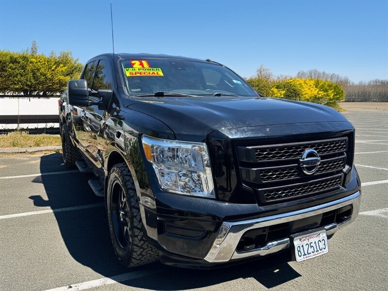 2021 Nissan Titan SV   - Photo 1 - Riverside, CA 92508