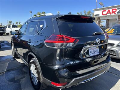 2019 Nissan Rogue SV   - Photo 10 - Riverside, CA 92508
