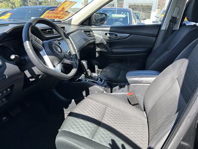 2019 Nissan Rogue SV   - Photo 21 - Riverside, CA 92508