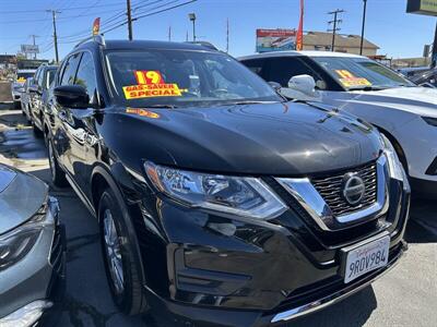 2019 Nissan Rogue SV   - Photo 38 - Riverside, CA 92508