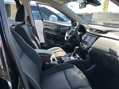 2019 Nissan Rogue SV   - Photo 30 - Riverside, CA 92508
