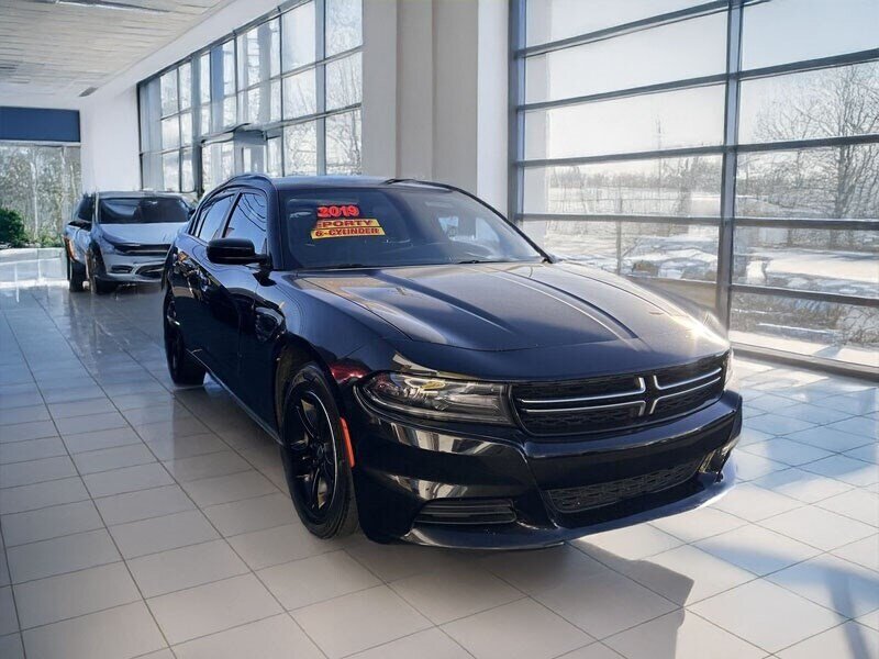 2019 Dodge Charger SXT - Photo 1 - Riverside, CA 92508