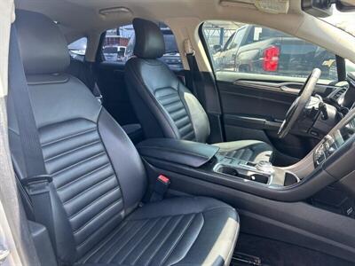 2019 Ford Fusion SEL   - Photo 75 - Riverside, CA 92508