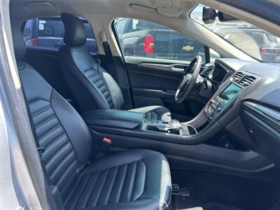 2019 Ford Fusion SEL   - Photo 24 - Riverside, CA 92508