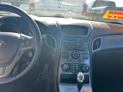 2012 Hyundai Genesis Coupe 2.0T - Photo 11 - Riverside, CA 92508