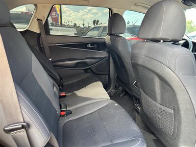 2020 Kia Sorento L   - Photo 8 - Riverside, CA 92508
