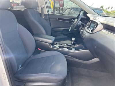 2020 Kia Sorento L   - Photo 12 - Riverside, CA 92508