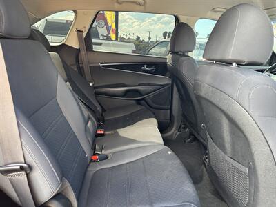 2020 Kia Sorento L   - Photo 9 - Riverside, CA 92508