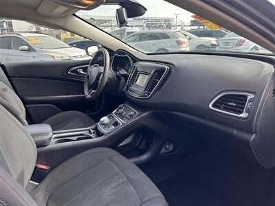 2016 Chrysler 200 Limited   - Photo 33 - Riverside, CA 92508