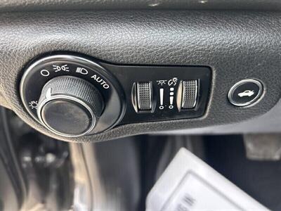 2016 Chrysler 200 Limited   - Photo 85 - Riverside, CA 92508