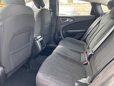2016 Chrysler 200 Limited   - Photo 28 - Riverside, CA 92508