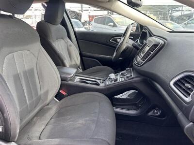 2016 Chrysler 200 Limited   - Photo 100 - Riverside, CA 92508