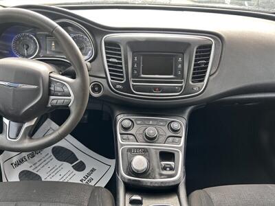 2016 Chrysler 200 Limited   - Photo 81 - Riverside, CA 92508
