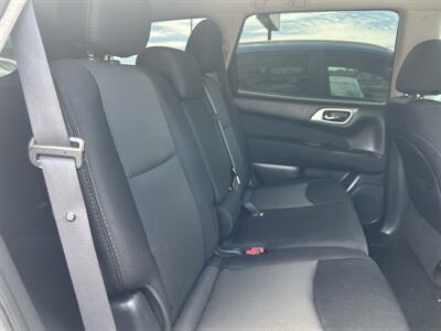 2017 Nissan Pathfinder S   - Photo 8 - Riverside, CA 92508
