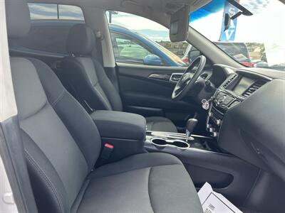 2017 Nissan Pathfinder S   - Photo 13 - Riverside, CA 92508
