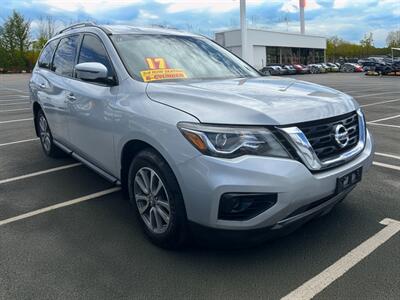 2017 Nissan Pathfinder S   - Photo 1 - Riverside, CA 92508
