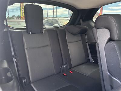 2017 Nissan Pathfinder S   - Photo 5 - Riverside, CA 92508