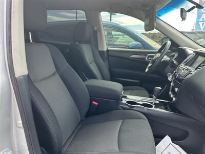 2017 Nissan Pathfinder S   - Photo 12 - Riverside, CA 92508