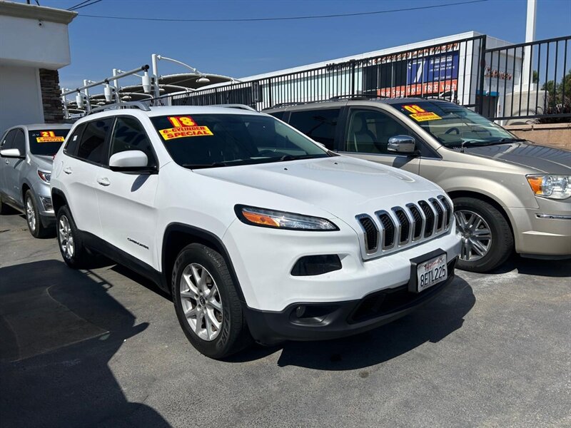 2018 Jeep Cherokee Latitude   - Photo 1 - Riverside, CA 92508