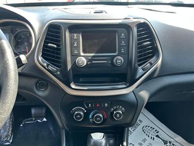 2018 Jeep Cherokee Latitude   - Photo 17 - Riverside, CA 92508