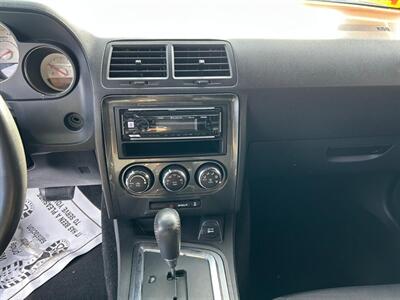 2013 Dodge Challenger SXT   - Photo 17 - Riverside, CA 92508