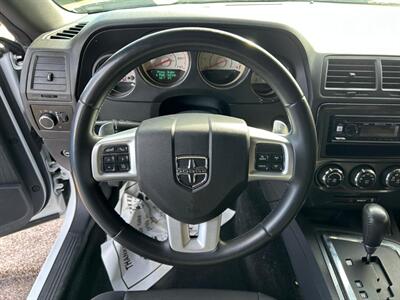 2013 Dodge Challenger SXT   - Photo 10 - Riverside, CA 92508