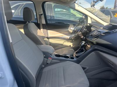 2015 Ford C-MAX Hybrid SE   - Photo 16 - Riverside, CA 92508