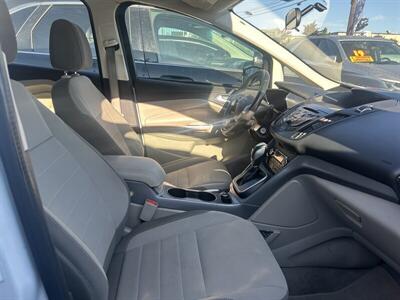 2015 Ford C-MAX Hybrid SE   - Photo 75 - Riverside, CA 92508