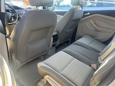 2015 Ford C-MAX Hybrid SE   - Photo 10 - Riverside, CA 92508