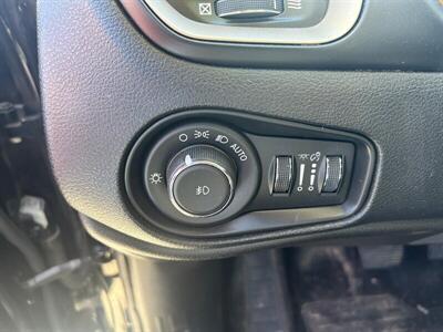 2017 Jeep Renegade Latitude   - Photo 40 - Riverside, CA 92508