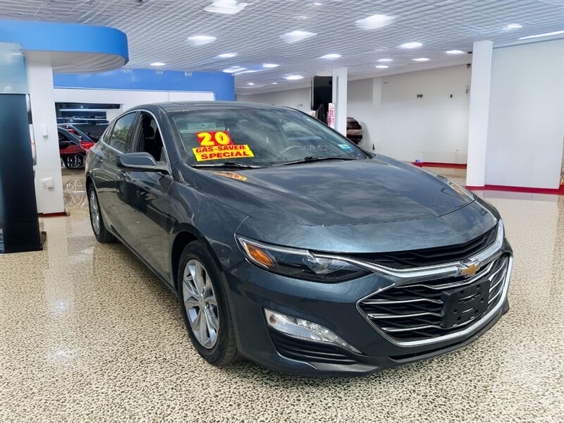 2020 Chevrolet Malibu LT - Photo 1 - Riverside, CA 92508