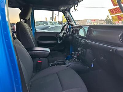2021 Jeep Gladiator Sport   - Photo 11 - Riverside, CA 92508