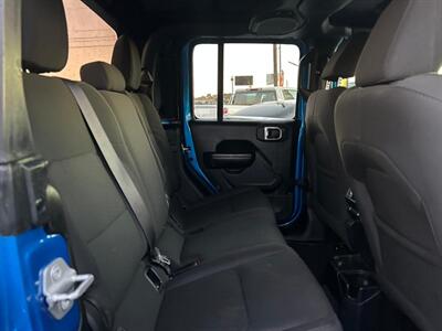 2021 Jeep Gladiator Sport   - Photo 18 - Riverside, CA 92508