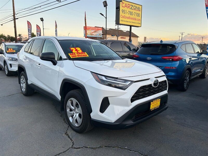 2023 Toyota RAV4 LE  