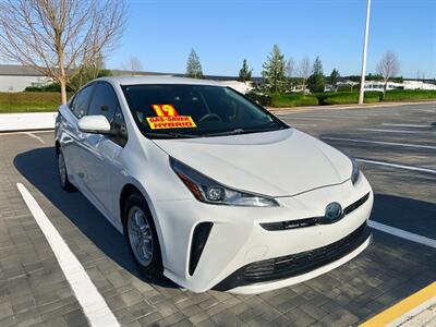 2019 Toyota Prius L Eco   - Photo 1 - Riverside, CA 92508