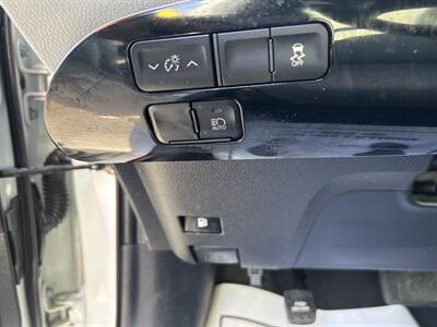 2019 Toyota Prius L Eco   - Photo 20 - Riverside, CA 92508