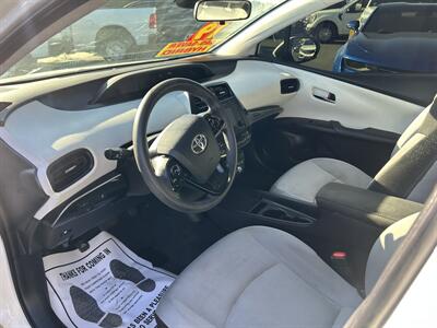 2019 Toyota Prius L Eco   - Photo 17 - Riverside, CA 92508